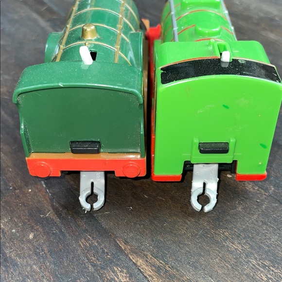 Thomas & Friends Green and Red Train Duo track masters - Picture 3 of 4